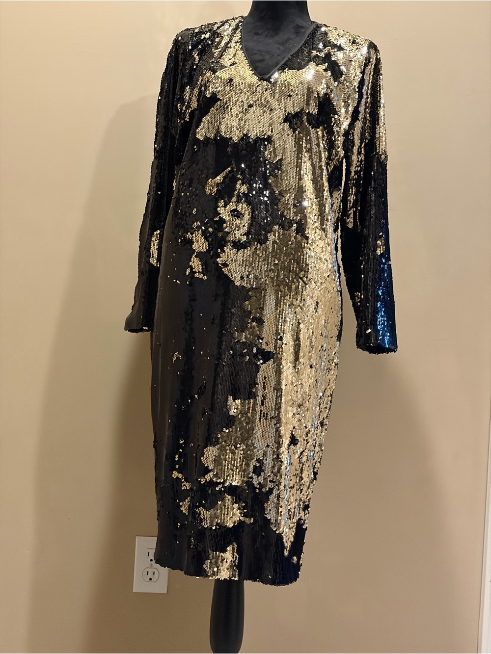 Eloquii Black and Gold Sequin V-Neck Long Sleeve Dress